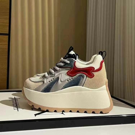 female-sneakers-big-0