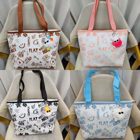 gracity-women-tote-bag-big-0