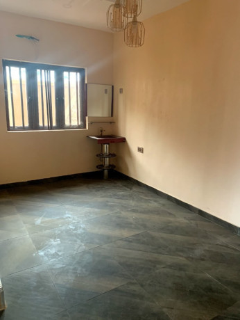 200sqm-in-ogba-big-0